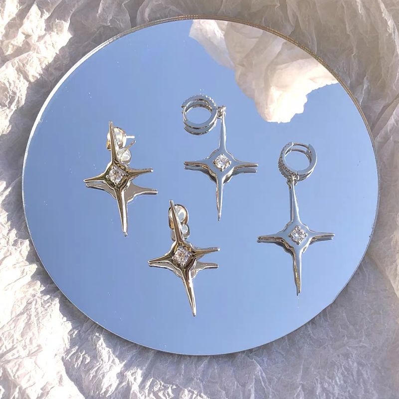 新款小众设计师款choker酷女孩星星造型金属北极星镶钻耳钉耳环图