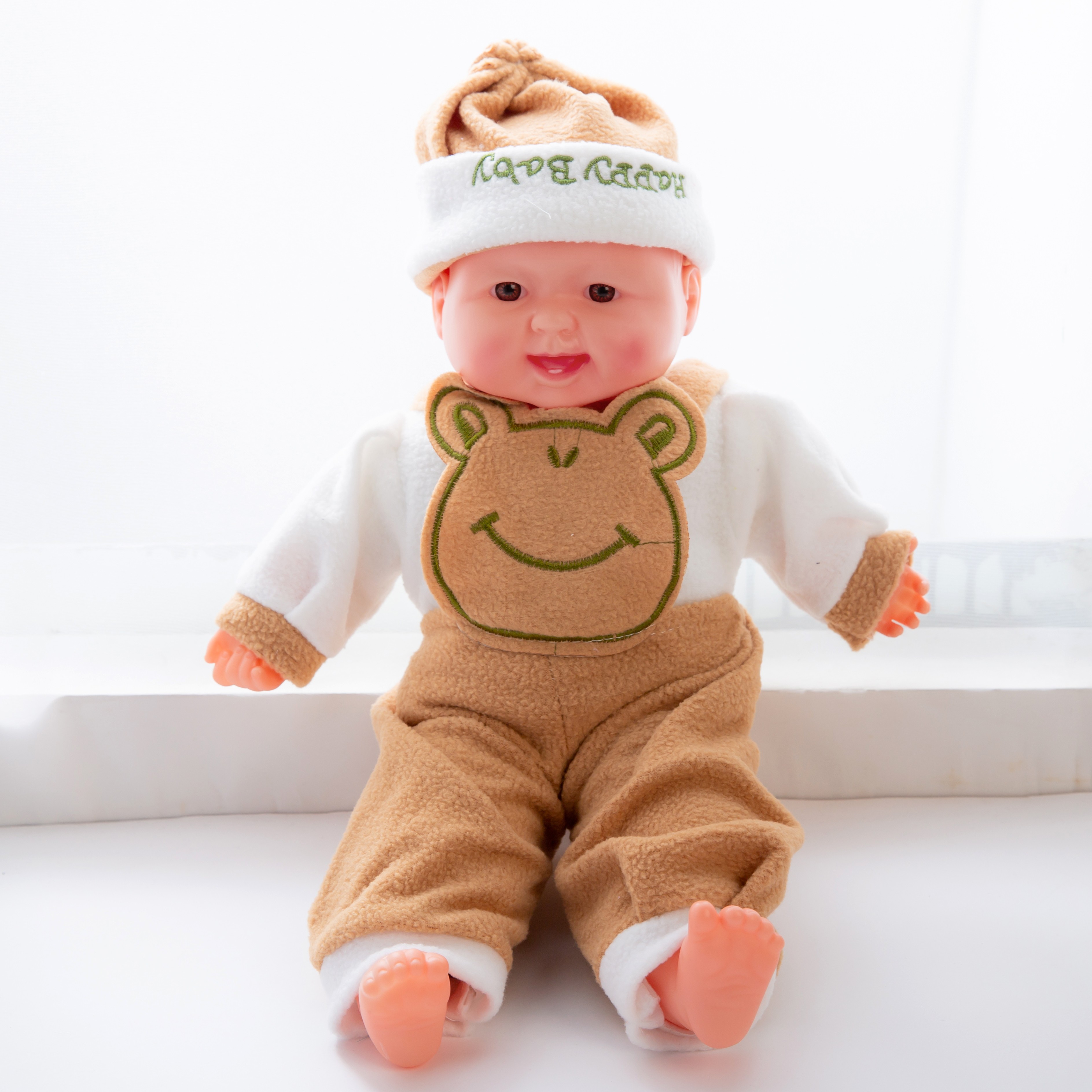 A large-sized simulation doll with laughter and music, a vinyl doll with music detail image 3