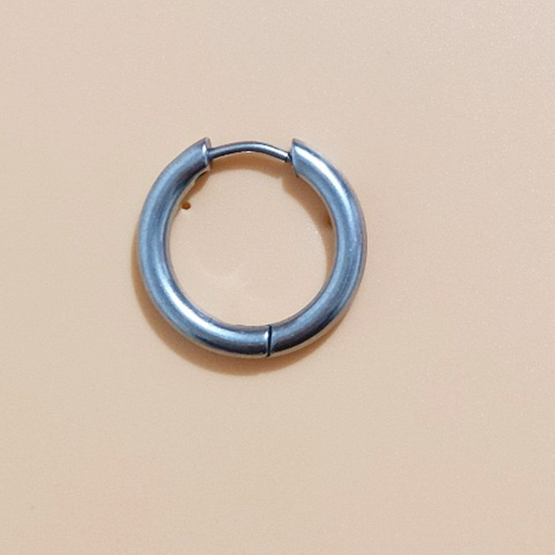 The same style of creative and stylish stud earrings for both men and women as that of bts's Kim Tae-hyung 6470 Specification image