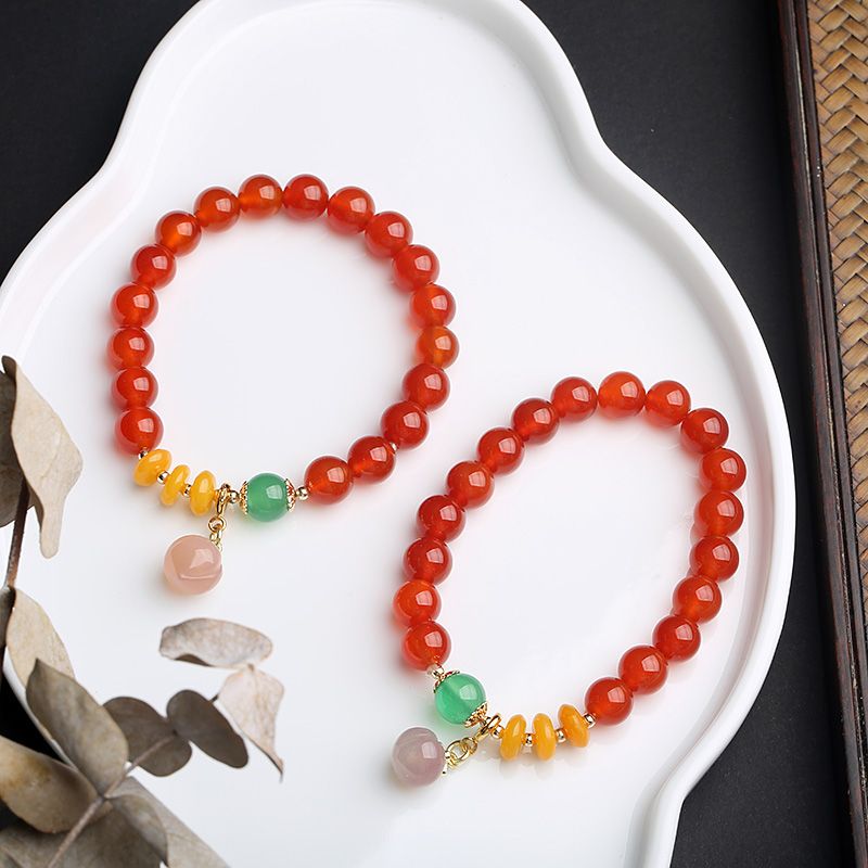 The manufacturer wholesals red agate bracelets, hanging salt source agate small peach jewelry, summer women's style, fresh, fashionable and versatile details Picture