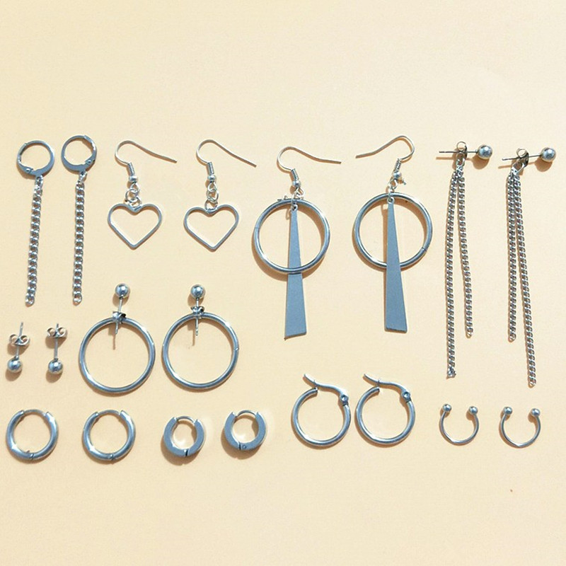 The unique and creative stud earrings for both men and women, the same style as those worn by bts's Kim Tae-hyung, are priced at 3870 Specification image