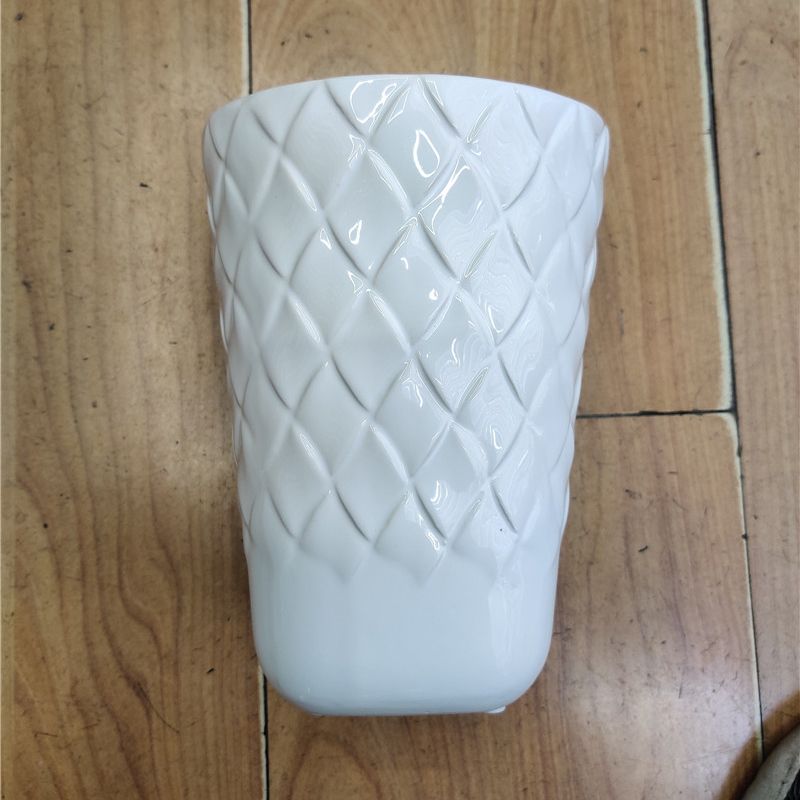 北欧风格ins高档烛台白瓷摆件手工陶瓷送礼佳品高端定制 宝鼎027