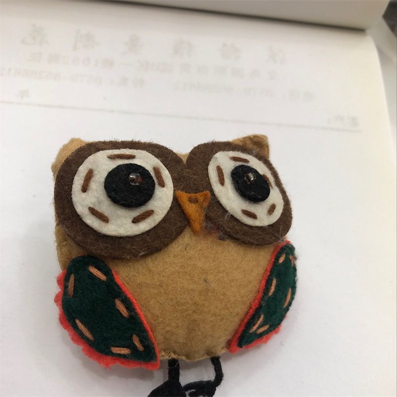 A cute owl hand-sewn from felt fabric -1 color Specification image