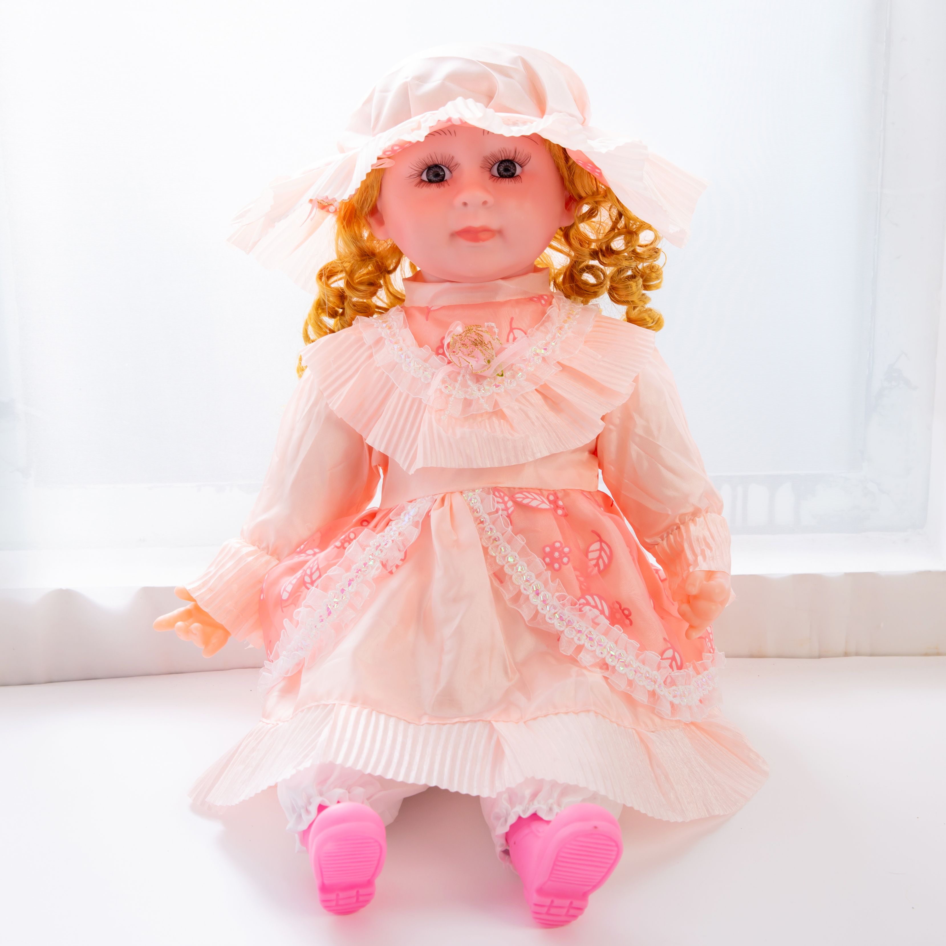 وحجاب الزفاف، دمى القطن، دمى التبن، الدمى المزودة بالموسيقى