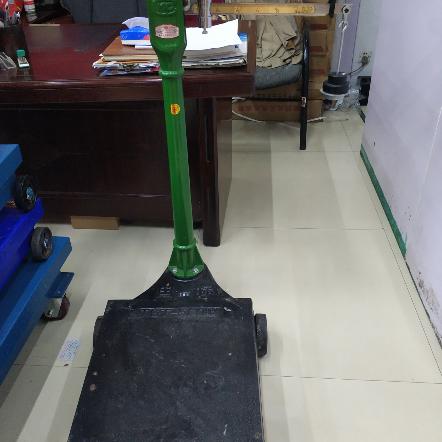 A 500kg scale