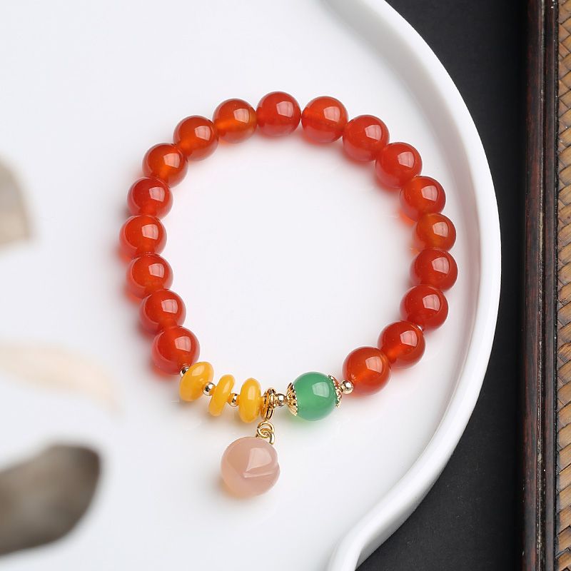 The manufacturer wholesals red agate bracelets, hanging salt source agate small peach jewelry, summer women's style, fresh, fashionable and versatile