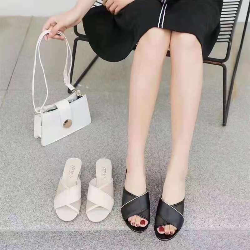 41552 Foreign trade wholesale fashionable new women's sports comfortable Breathable sandals and leather shoes Fashionable and versatile Fashionable women's sports comfortable breathable casual shoes Fashionable and versatile S68 Specification image
