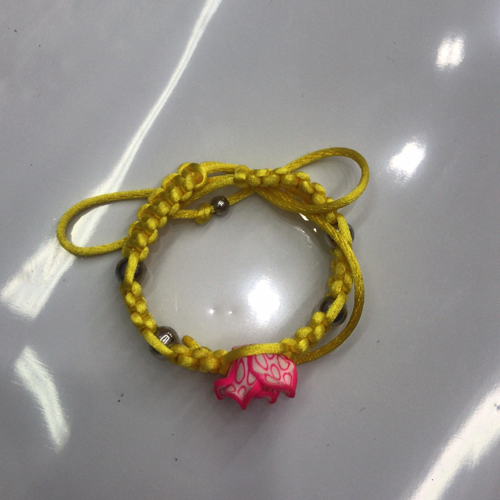 Hand braided monochrome bracelet Polyester thread flat knot braid hand decorative beads Cute shape bead bracelet ZZ-005
