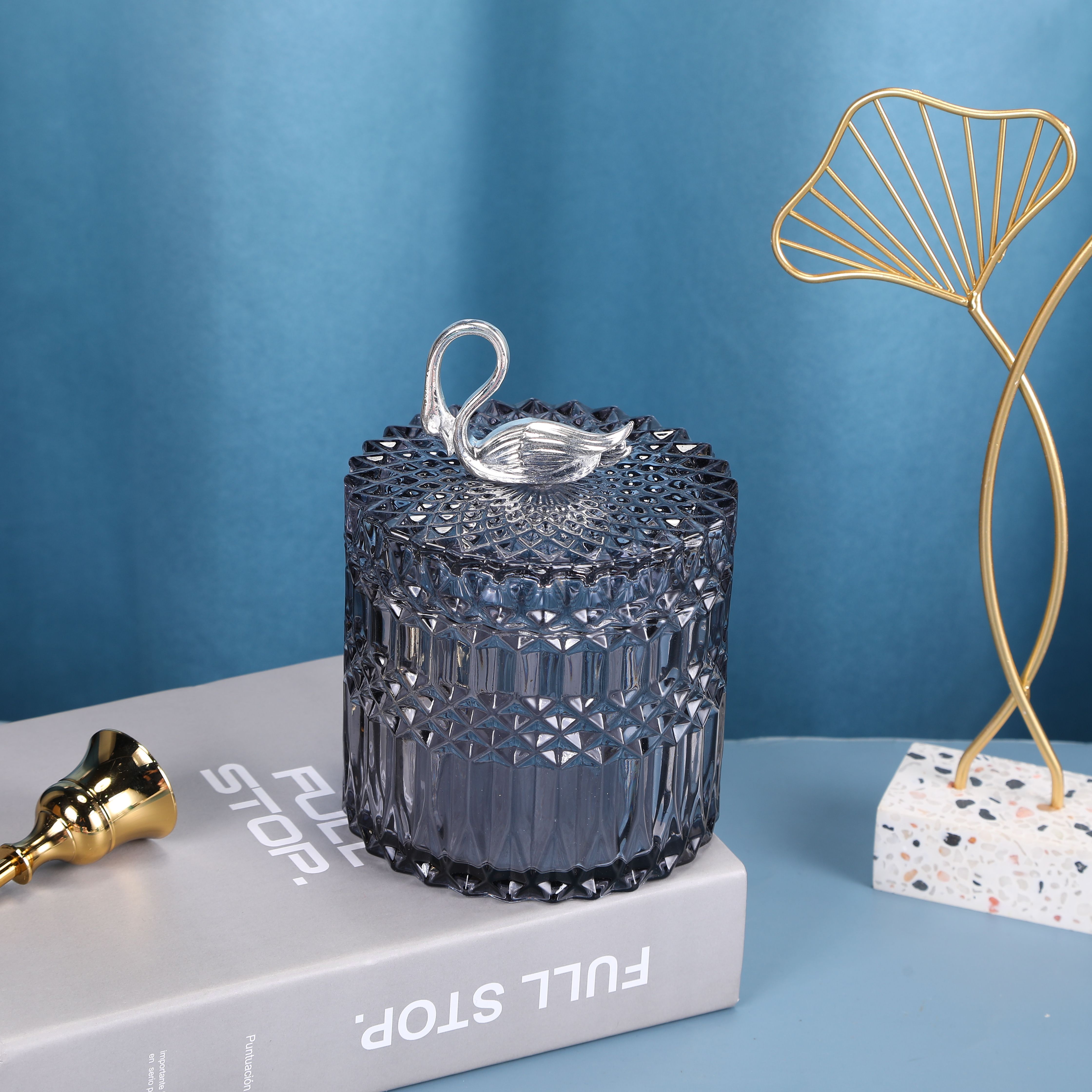 Manufacturers wholesale new candy cans fashion elegant home decoration candlestick glass candle cup candlestick container