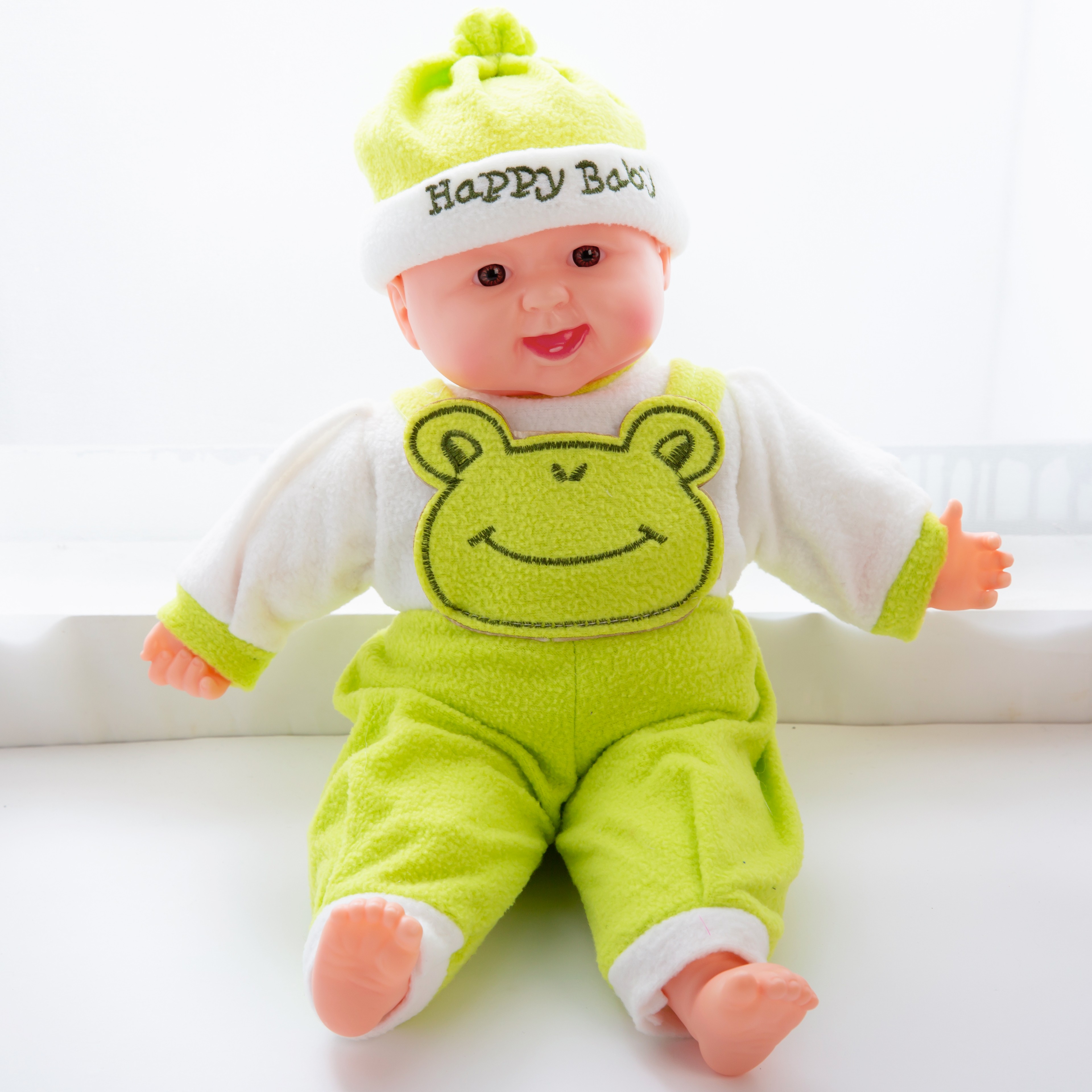 A 38cm small-sized laughing doll with music, a life-sized doll detail image 4