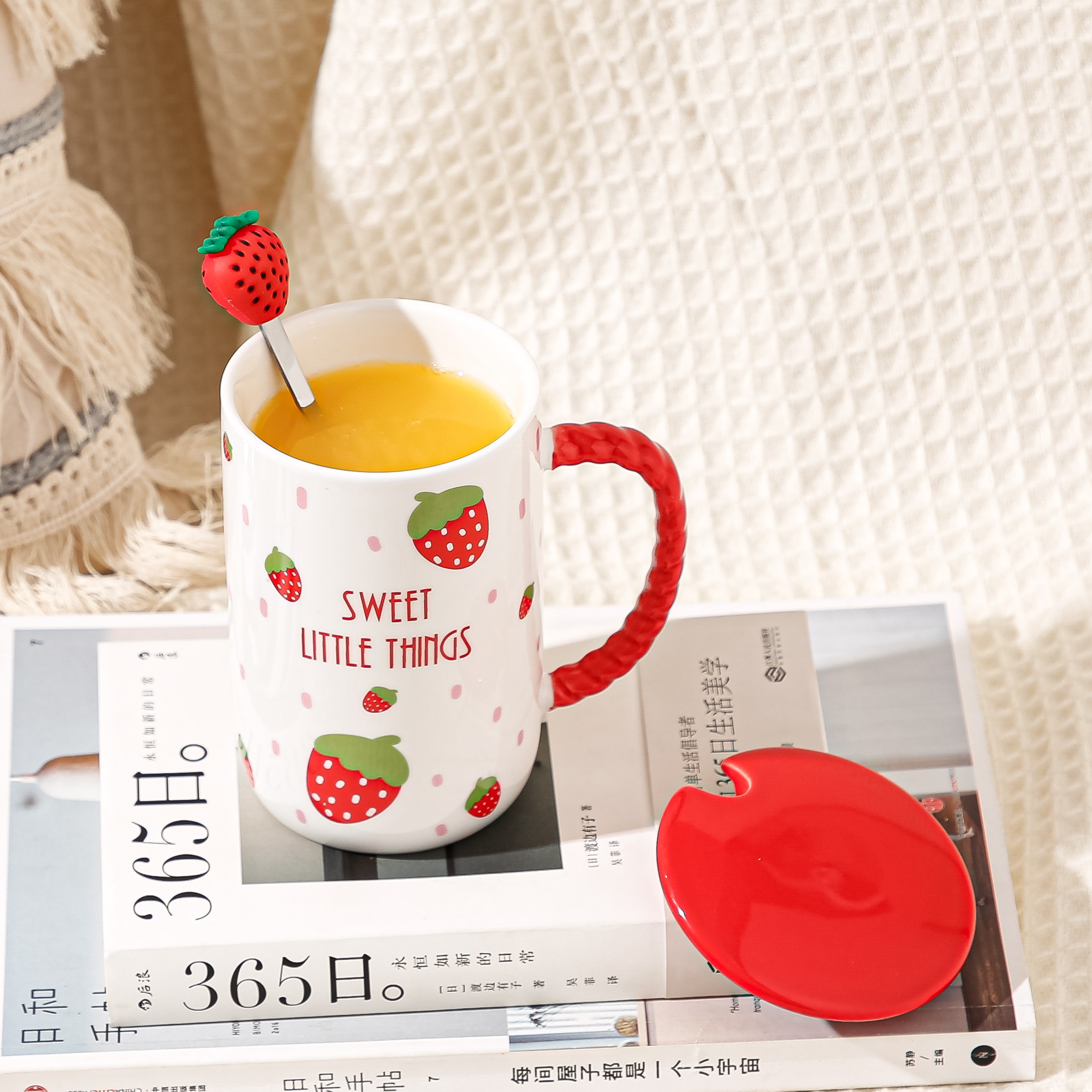 Creative and cute little clear strawberry mug, ceramic milk cup, breakfast cup, ins simple large-capacity water cup, Zhuoqia 066 detail image 6