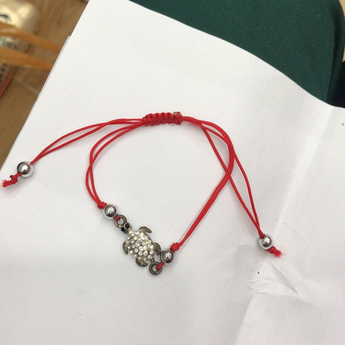 Simple ultra-fine red rope braided hand rope with diamond pattern this year men and women's safety bracelet W-008