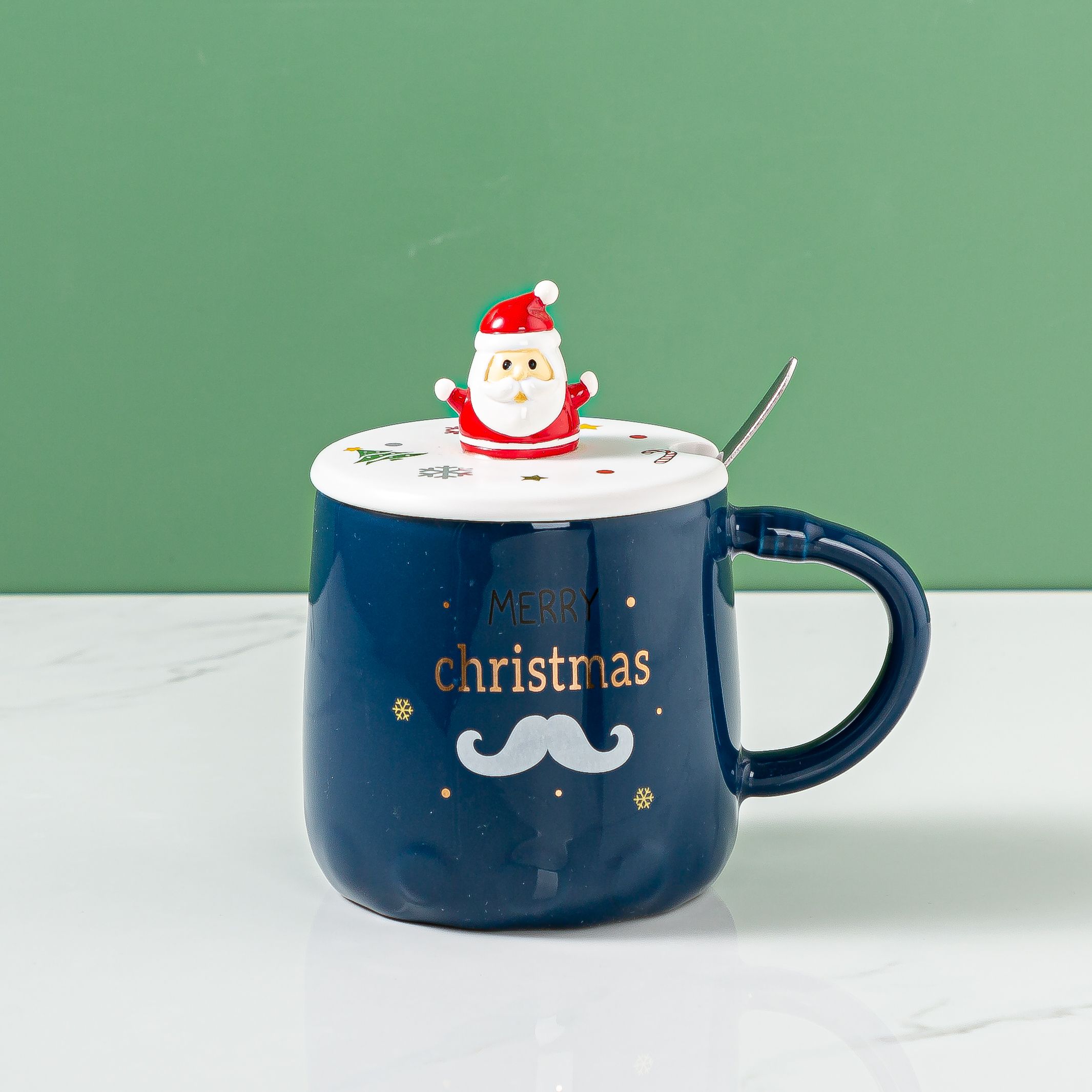 Santa Claus mug, creative cartoon big-bellied cup, custom logo, covered spoon ceramic cup, afternoon tea coffee cup, Zhuoqia 023 Application Scenario