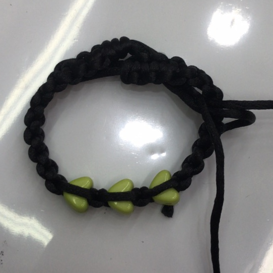Hand woven monochrome bracelet Dacron thread flat knot braid hand decorated with lovely beads beads bracelet ZZ-001
