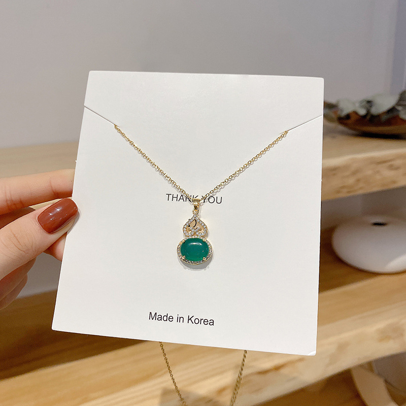 Korean bestseller pearl copper necklace, female Internet celebrity retro zircon choker sweater chain, design sense pendant wholesale 6980 Specification image