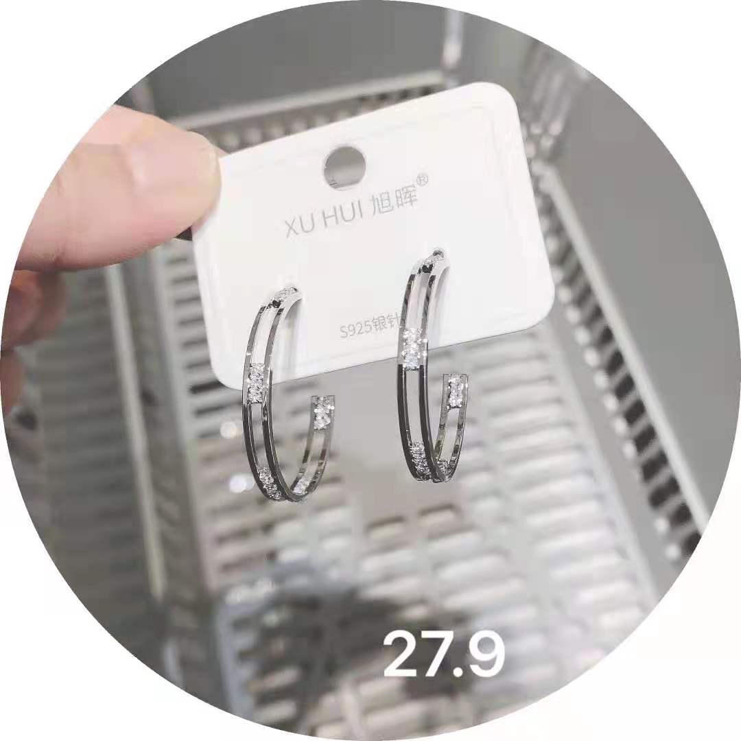 Classic stylish atmospheric earrings A100