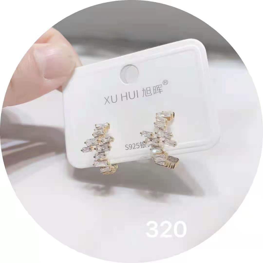 Classic stylish atmospheric earrings A71