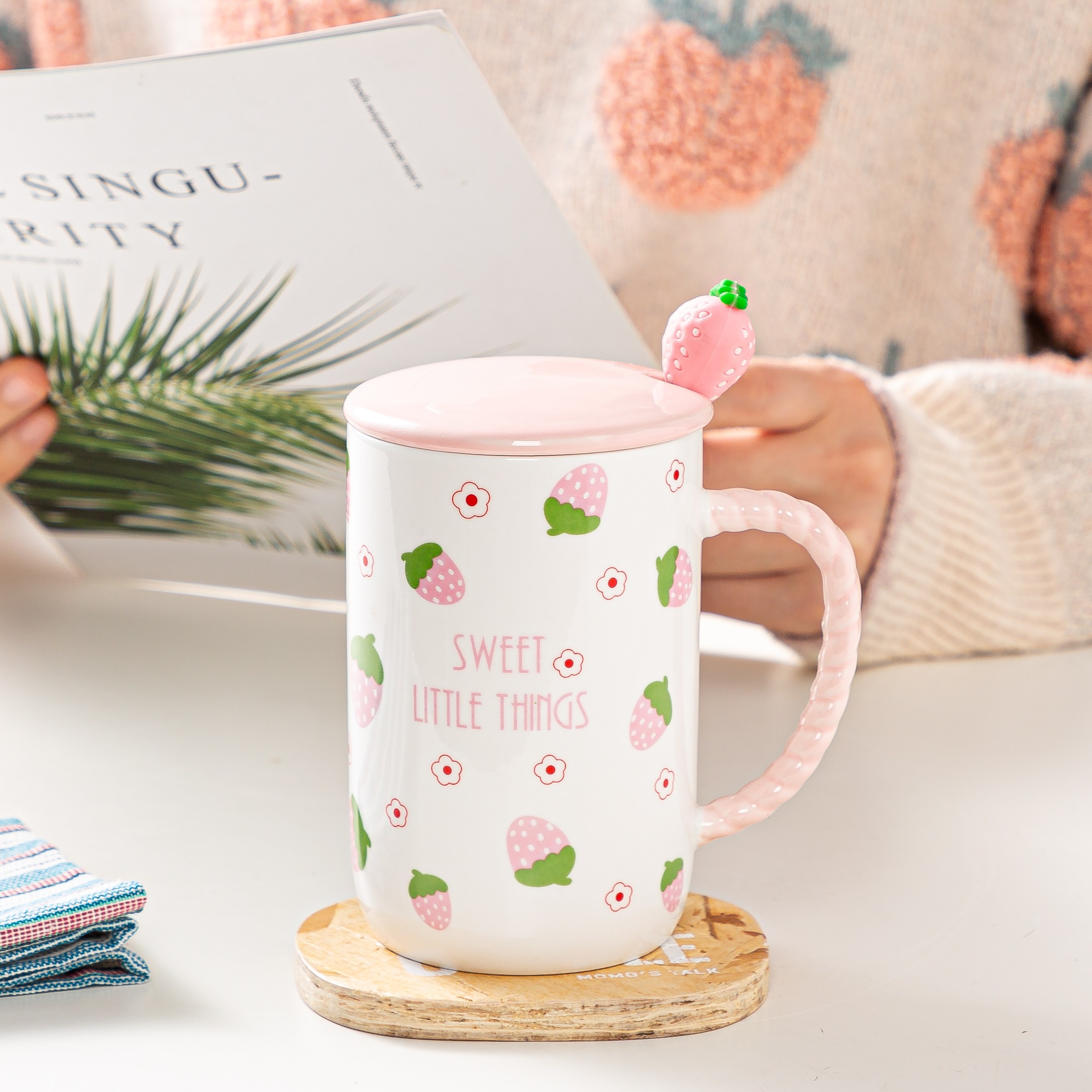 Creative and cute little clear strawberry mug, ceramic milk cup, breakfast cup, ins simple large-capacity water cup, Zhuoqia 066 detail image 5