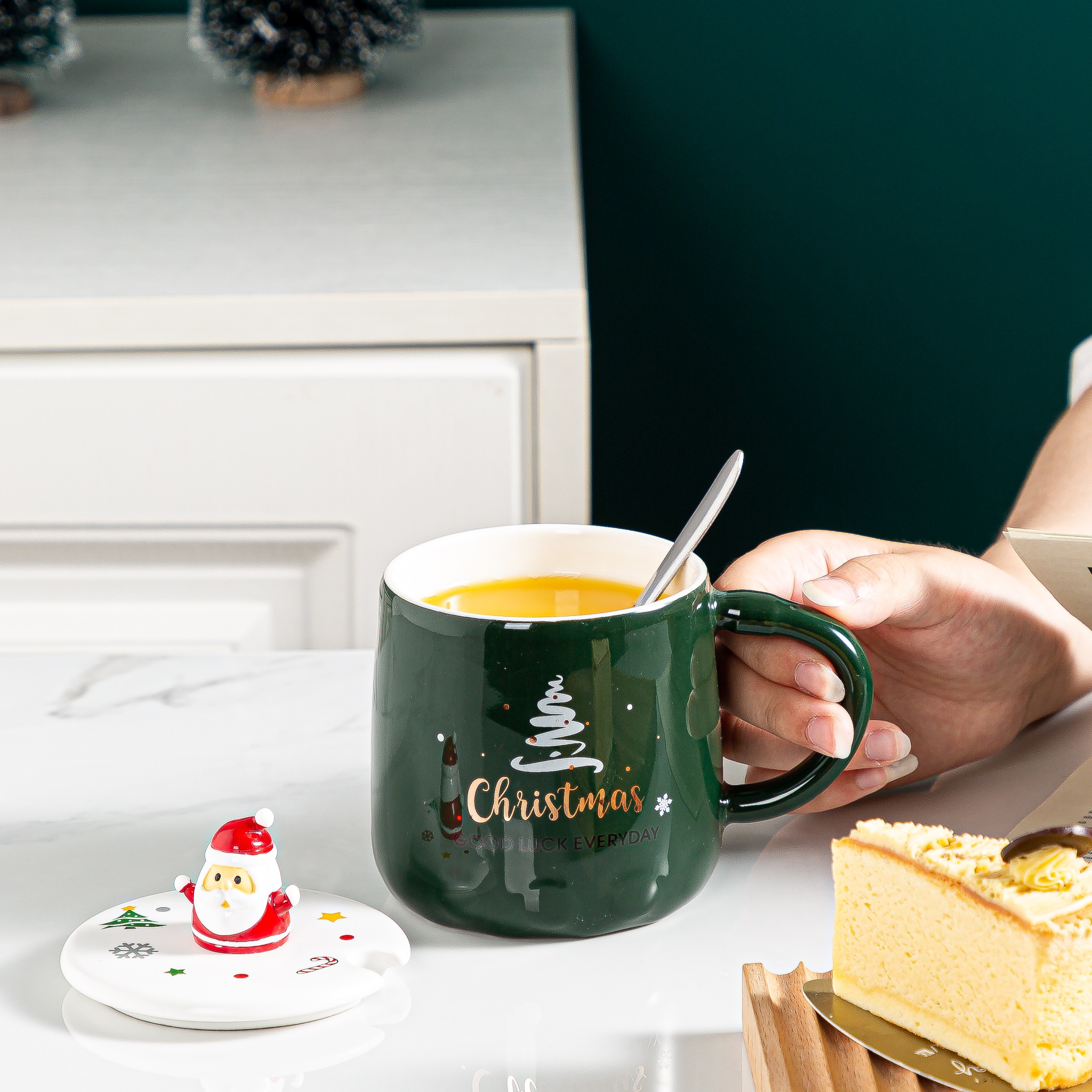 Santa Claus mug, creative cartoon big-bellied cup, custom logo, covered spoon ceramic cup, afternoon tea coffee cup, Zhuoqia 023 detail image 5