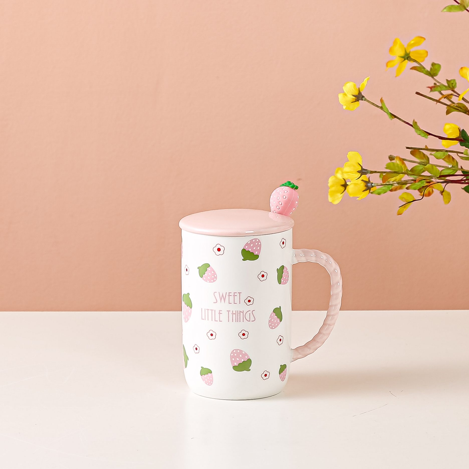 Creative and cute little clear strawberry mug, ceramic milk cup, breakfast cup, ins simple large-capacity water cup, Zhuoqia 066 Item Picture