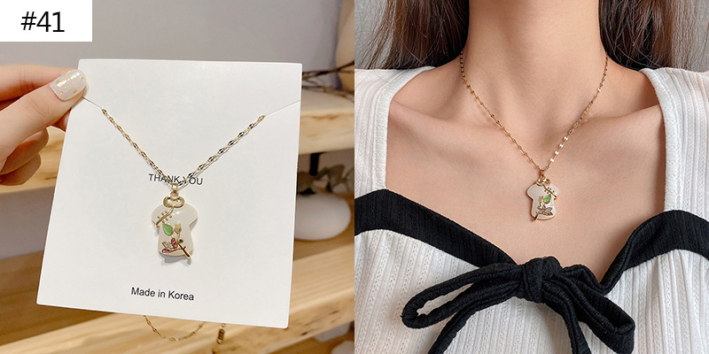 Wholesale of Korean best-selling pearl necklaces, retro zircon choker sweater chains and design sense pendants by female Internet celebrities Item Picture