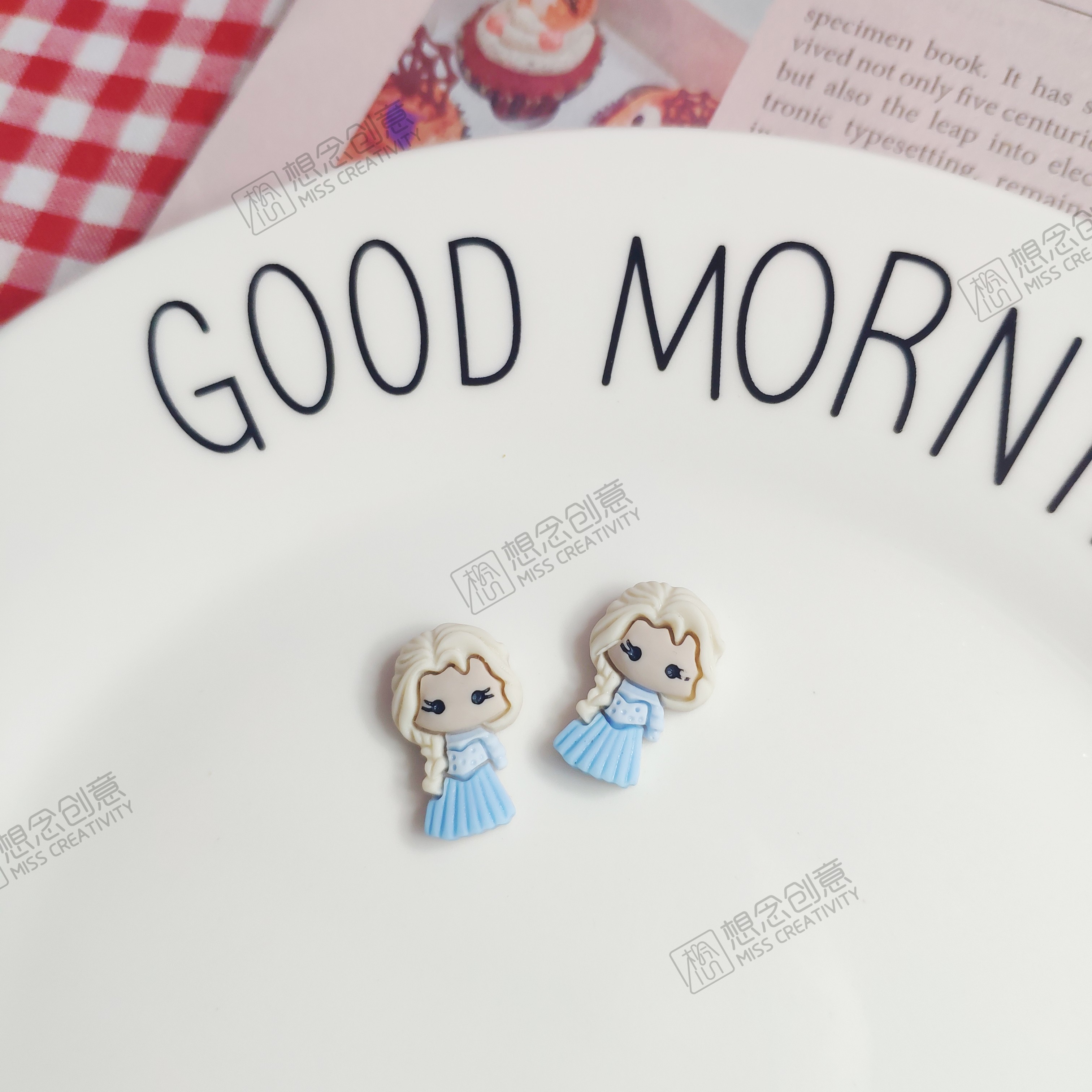 想念创意DIY爆款可爱蝴蝶结服饰配饰配件批发奶油胶冰棒树脂工艺品日用冰箱贴钥匙扣眼镜盒水杯贴片头饰饰品配件ag171详情图1