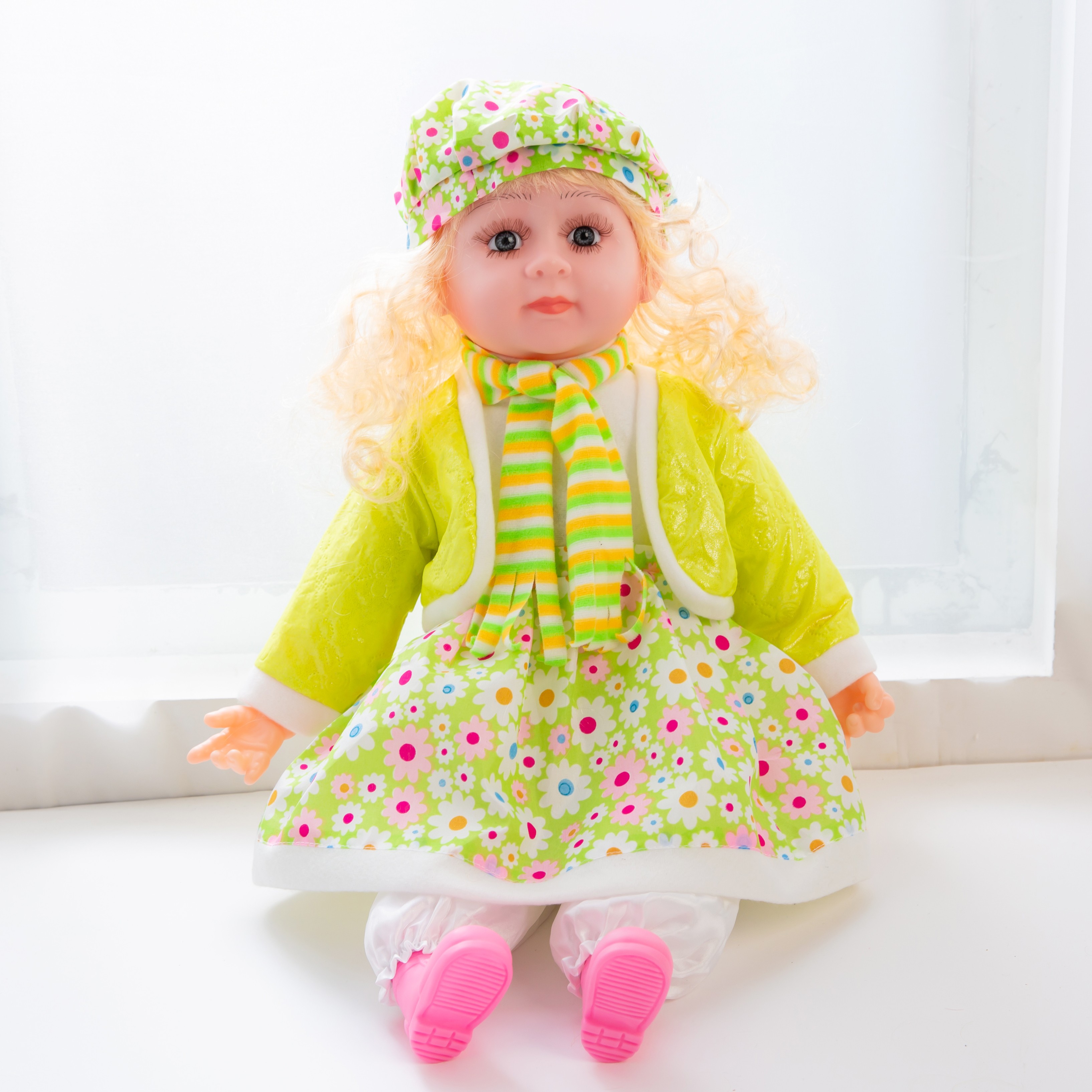 61-centimeter doll with musical vinyl, a simulation doll detail image 1