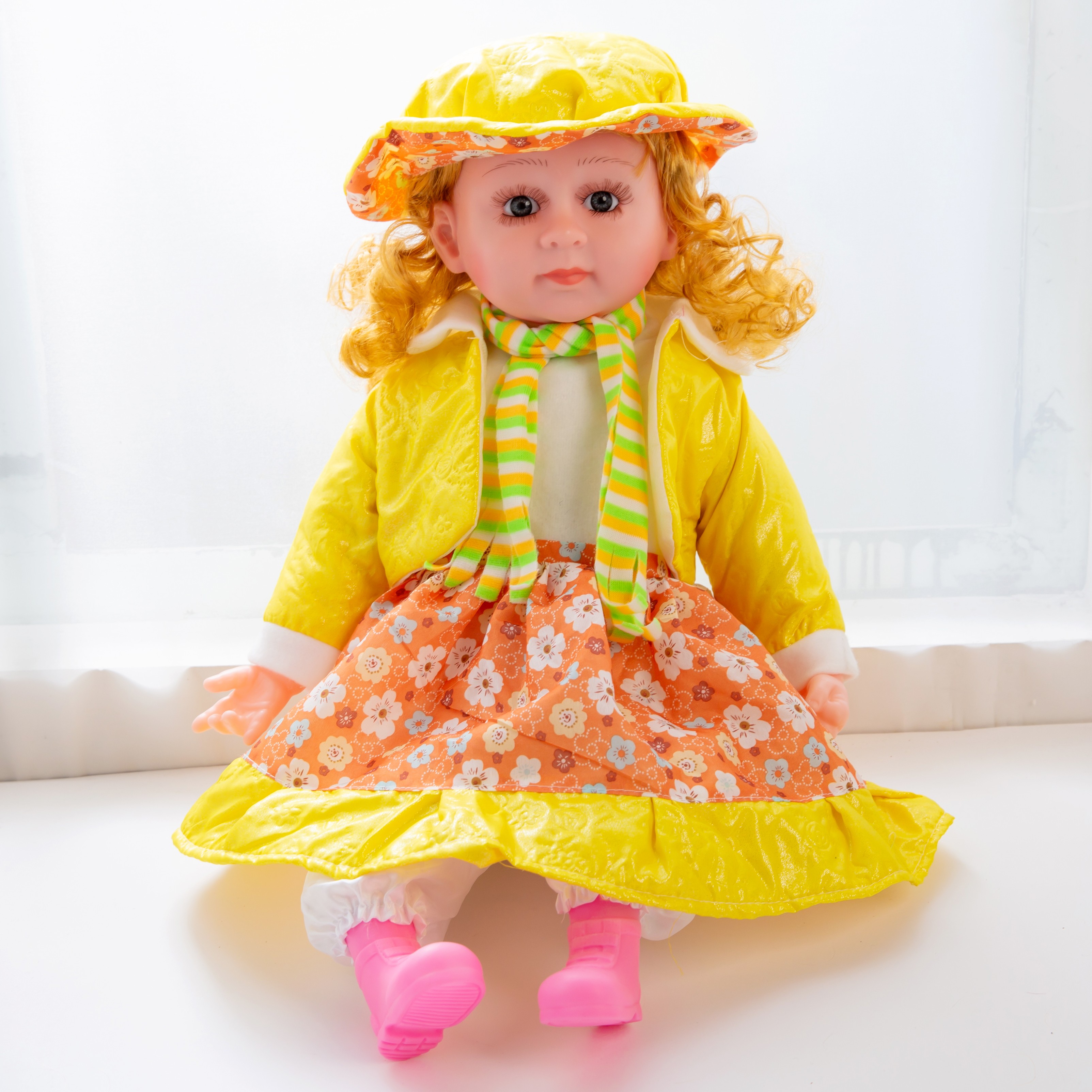 61-centimeter doll with musical vinyl, a simulation doll detail image 2