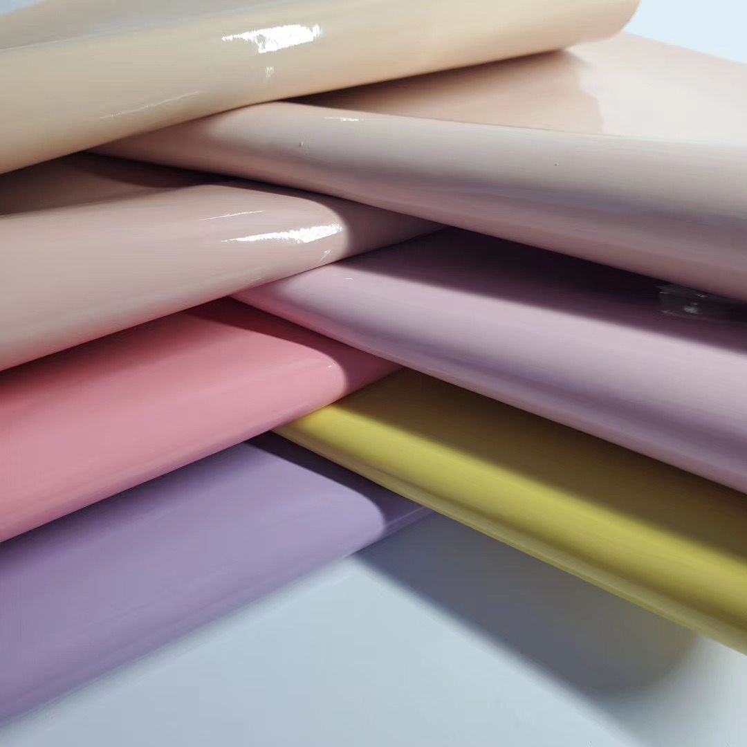 1.35mm超纤套色汽车革厂家直销爆款01详情1