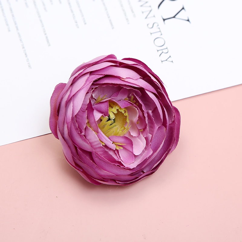 Large camellia detail image 4