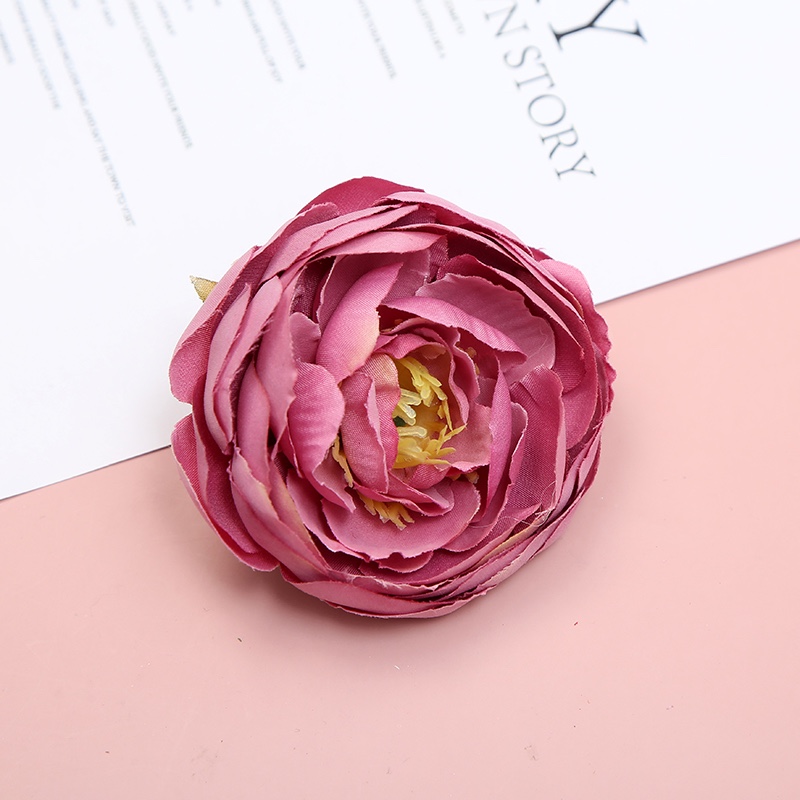 Large camellia detail image 1