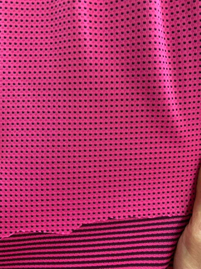现货供应冷感阳离子冰丝网眼速干夏季瑜伽服运动服面料详情图2