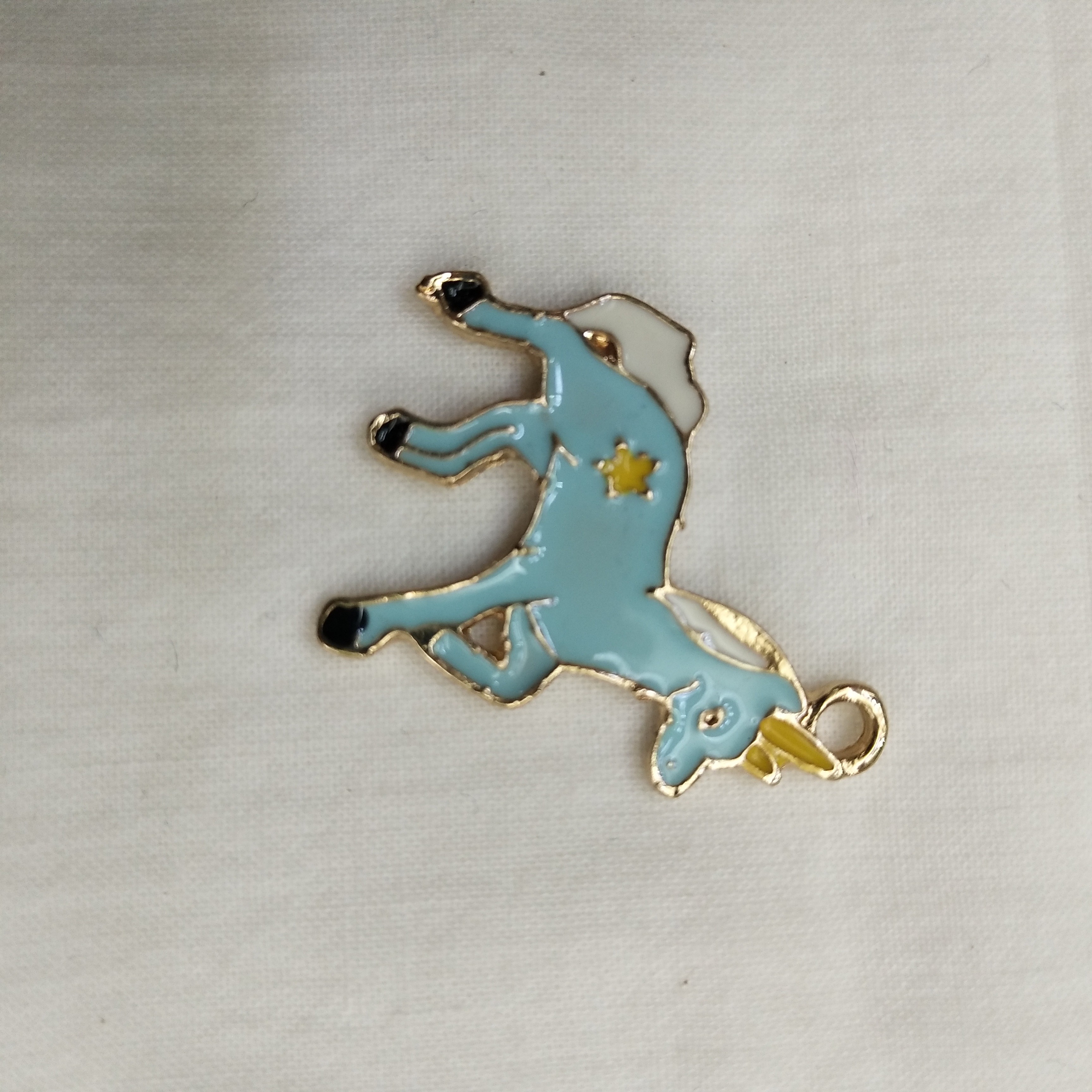DIY handcrafted jewelry accessories: Alloy, simple single oil-dripping horse, one-angled cartoon pendant, decorative earrings (100ps/ pack) detail image 1