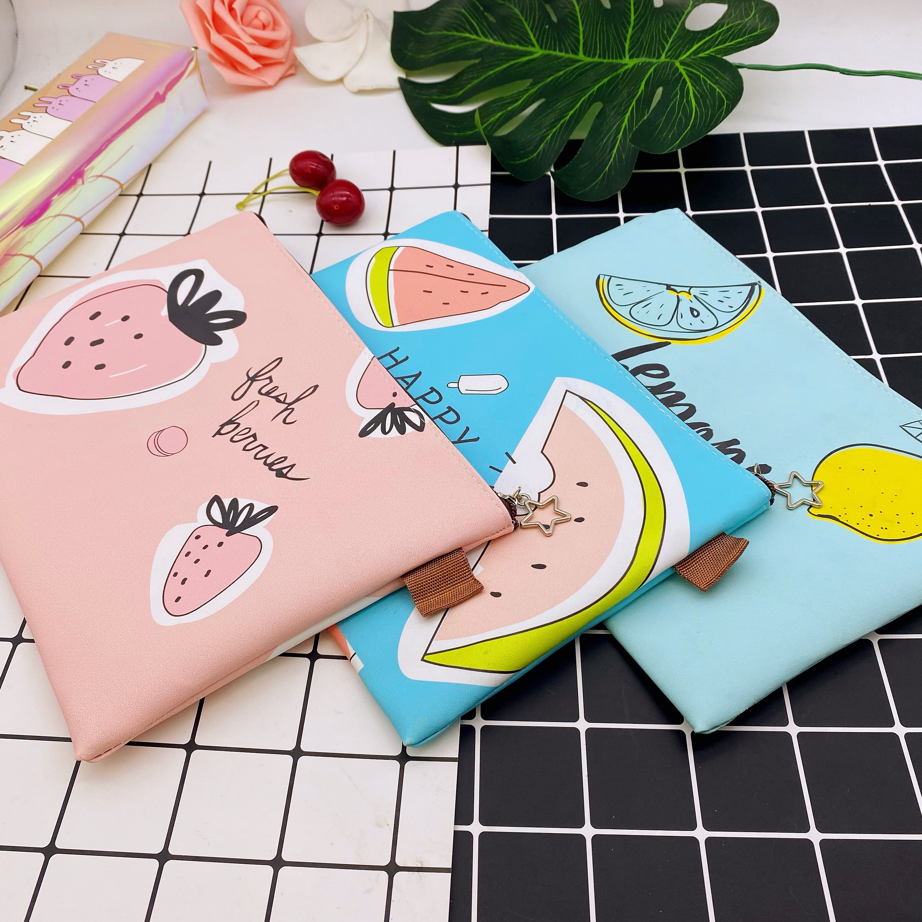 The A5 Large-Capacity Stationery And Pen Bag For Primary And Secondary School Students Is Designed In A Rectangular Shape With A Variety Of Styles Specification drawing