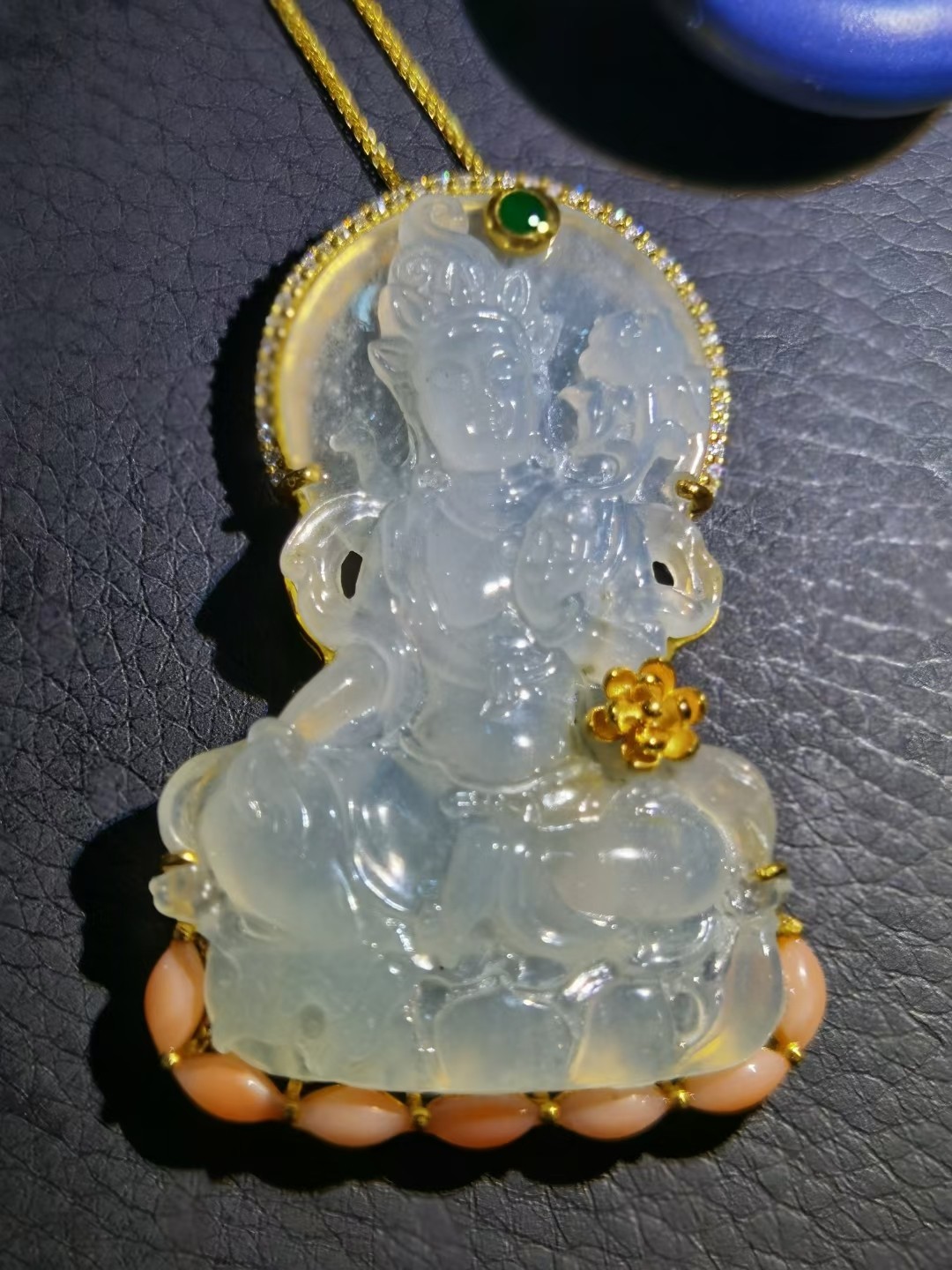 天然翡翠A货冰种绿度母镶嵌18k黄金吊坠 珊瑚详情图1