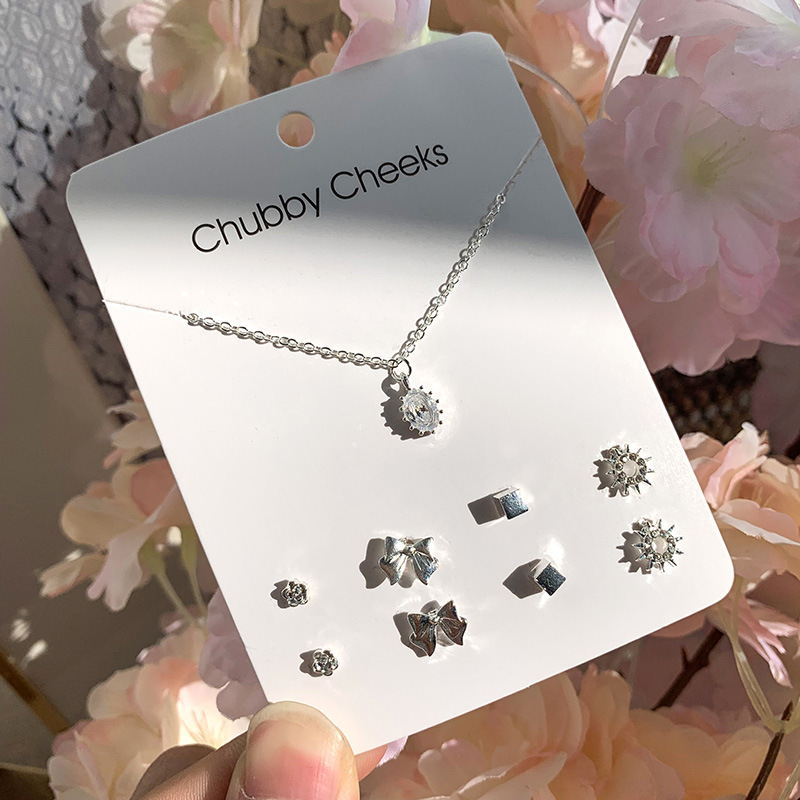 Korean four-leaf clover pearl heart-shaped necklace for women, Weekly earrings, collarbone chain set, 5679 Item Picture