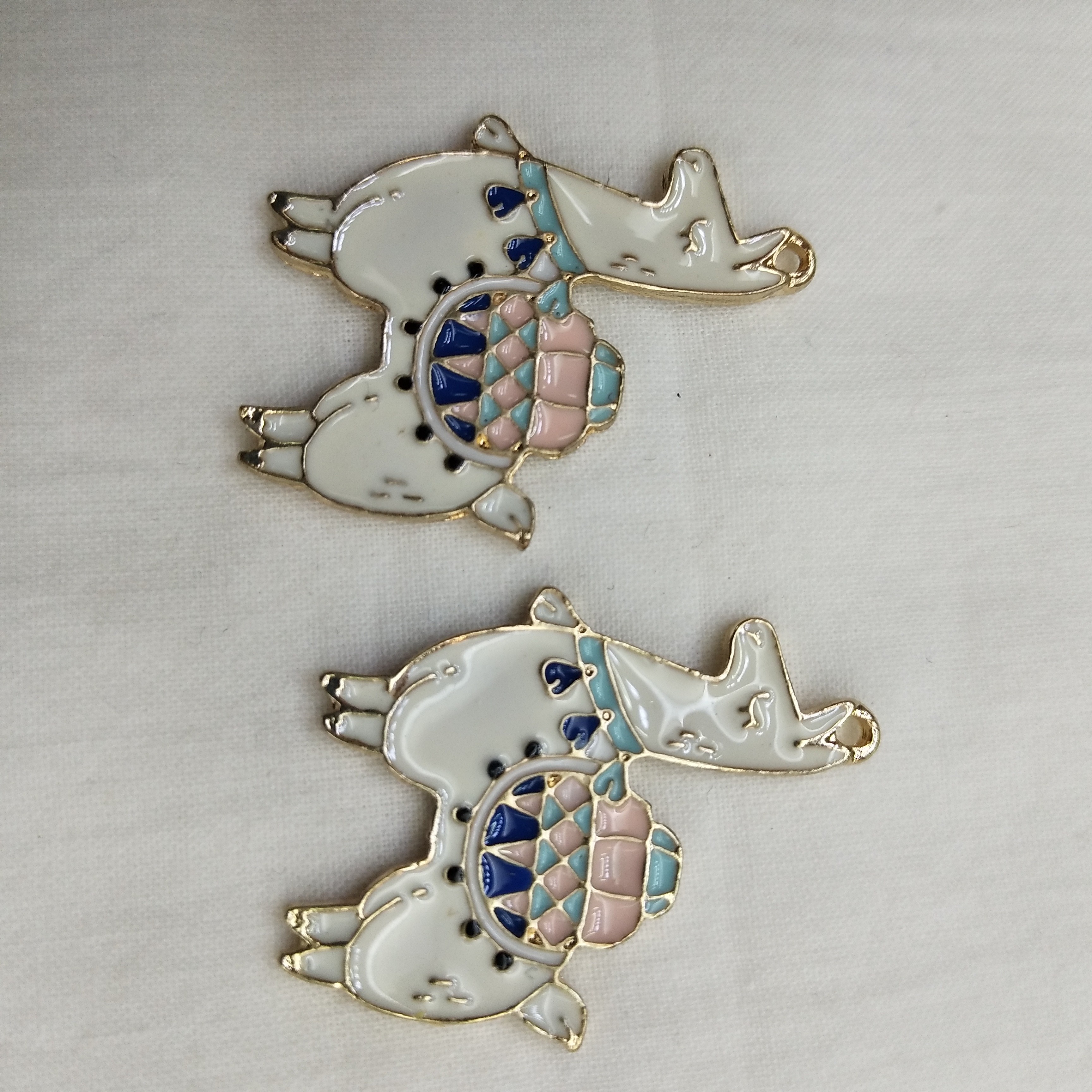 DIY handcrafted jewelry accessories: Alloy, simple, single oil-dripping cartoon pendant, decorative earrings (100ps/ pack) detail image 3