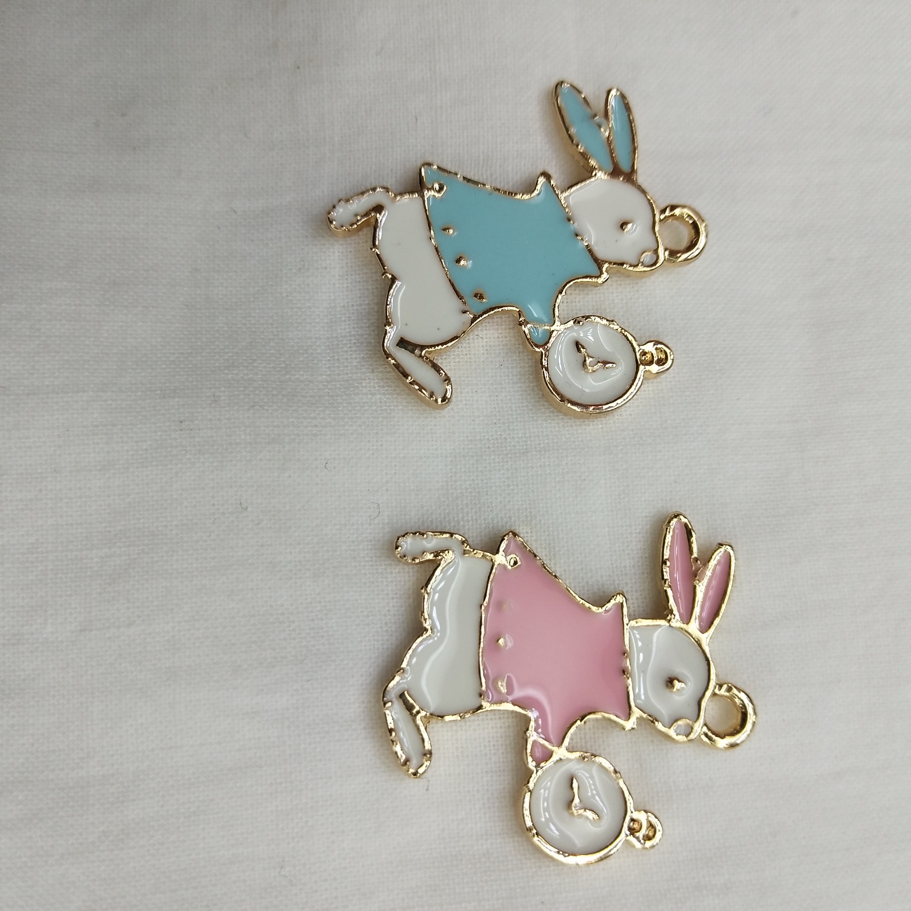 DIY handcrafted jewelry accessories: Alloy, simple single oil-dripping cartoon pendant, decorative earrings (100ps per pack), rabbit animal detail image 3