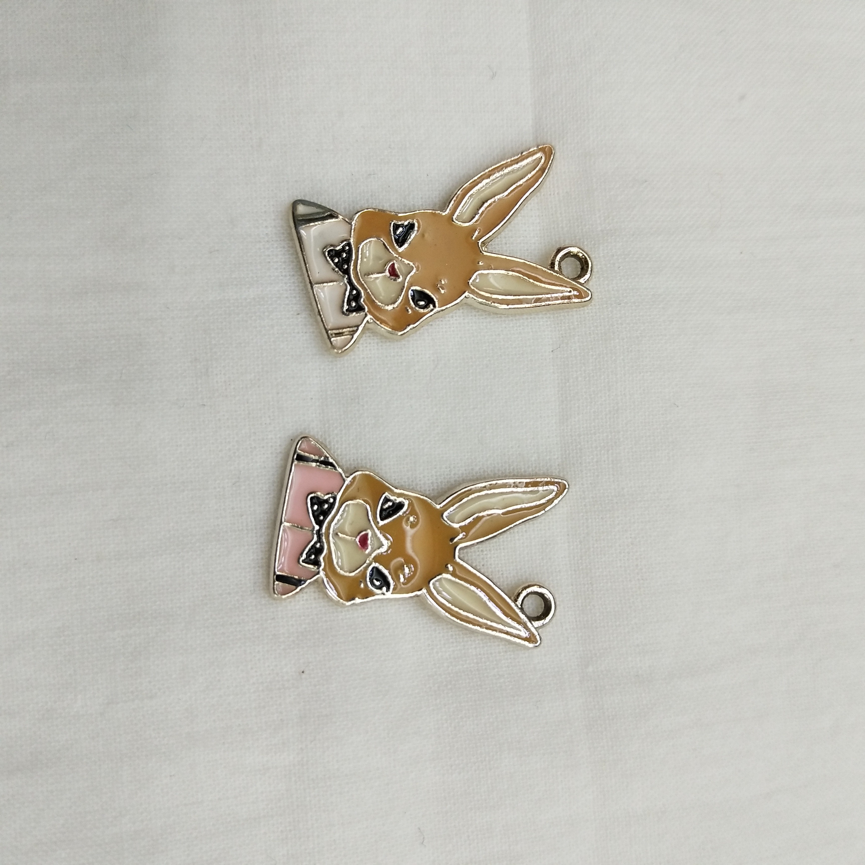 DIY handmade jewelry accessories: Alloy, simple single oil-dripping coat, rabbit cartoon pendant, decorative earrings (100ps/ pack) detail image 3