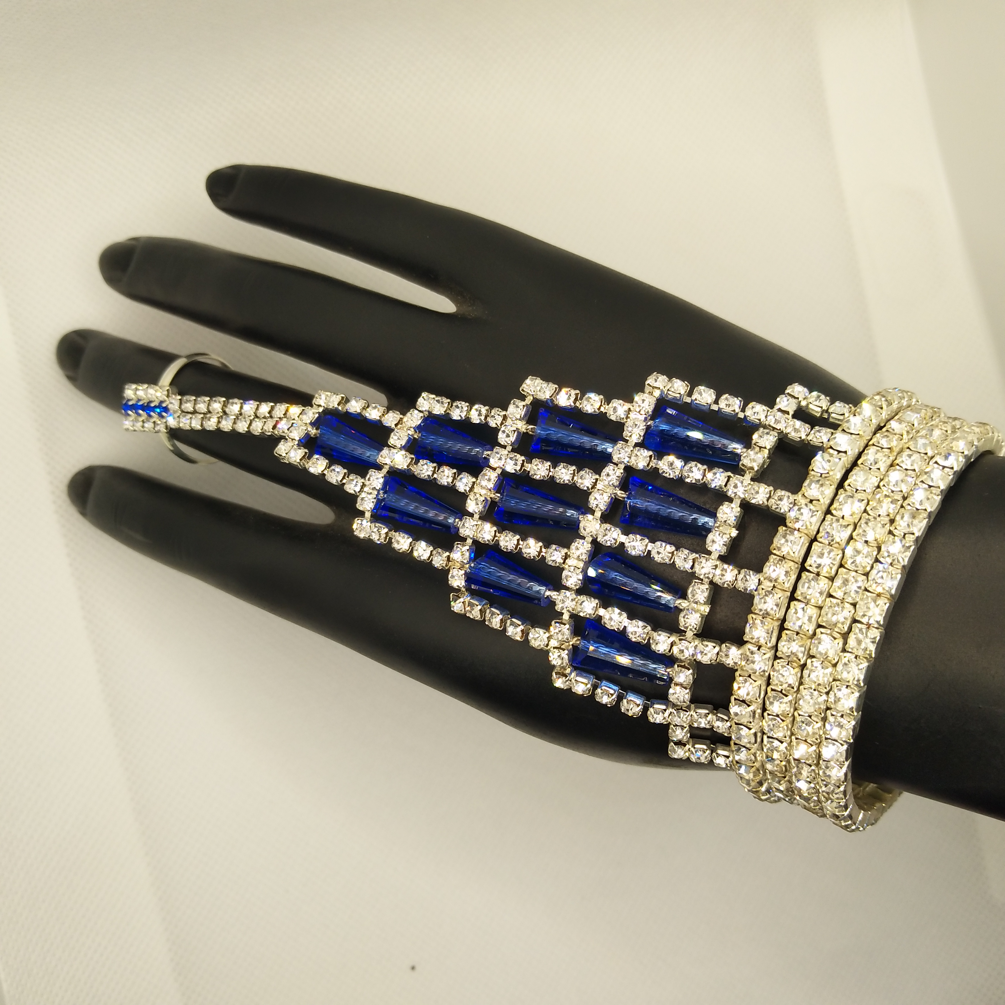 2021 new style bracelet back chain