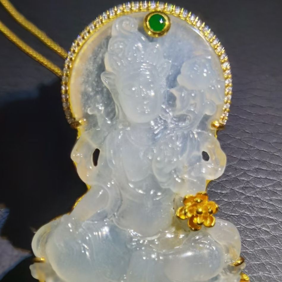 天然翡翠A货冰种绿度母镶嵌18k黄金吊坠 珊瑚