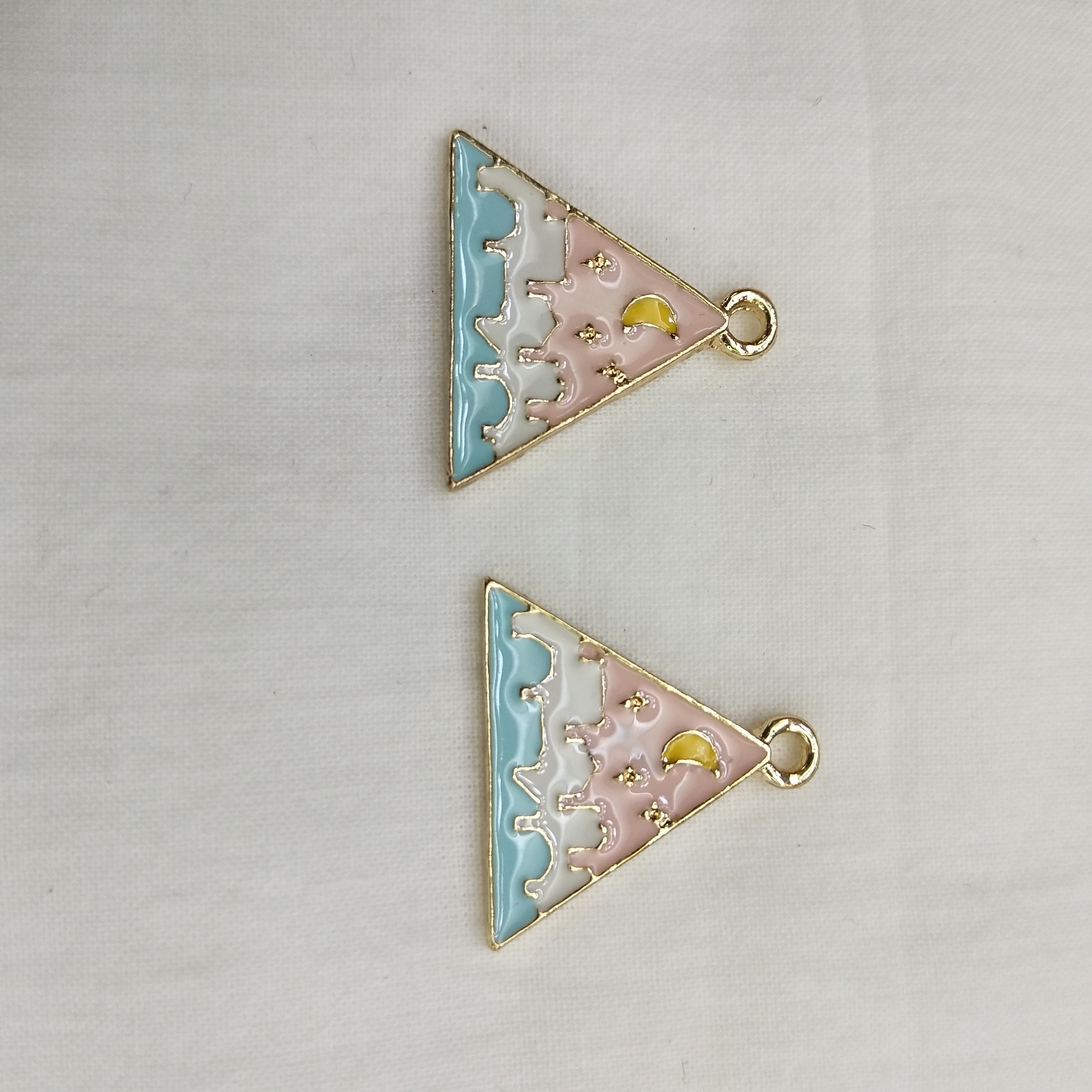 DIY handmade jewelry accessories, alloy simple single oil-dripping Mountain cartoon pendant, decorative earrings (100ps/ pack) detail image 3