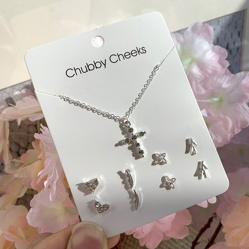 Korean version four-leaf clover pearl heart-shaped necklace for women, Weekly ear stud collarbone chain set jewelry chain 9470 Specification image