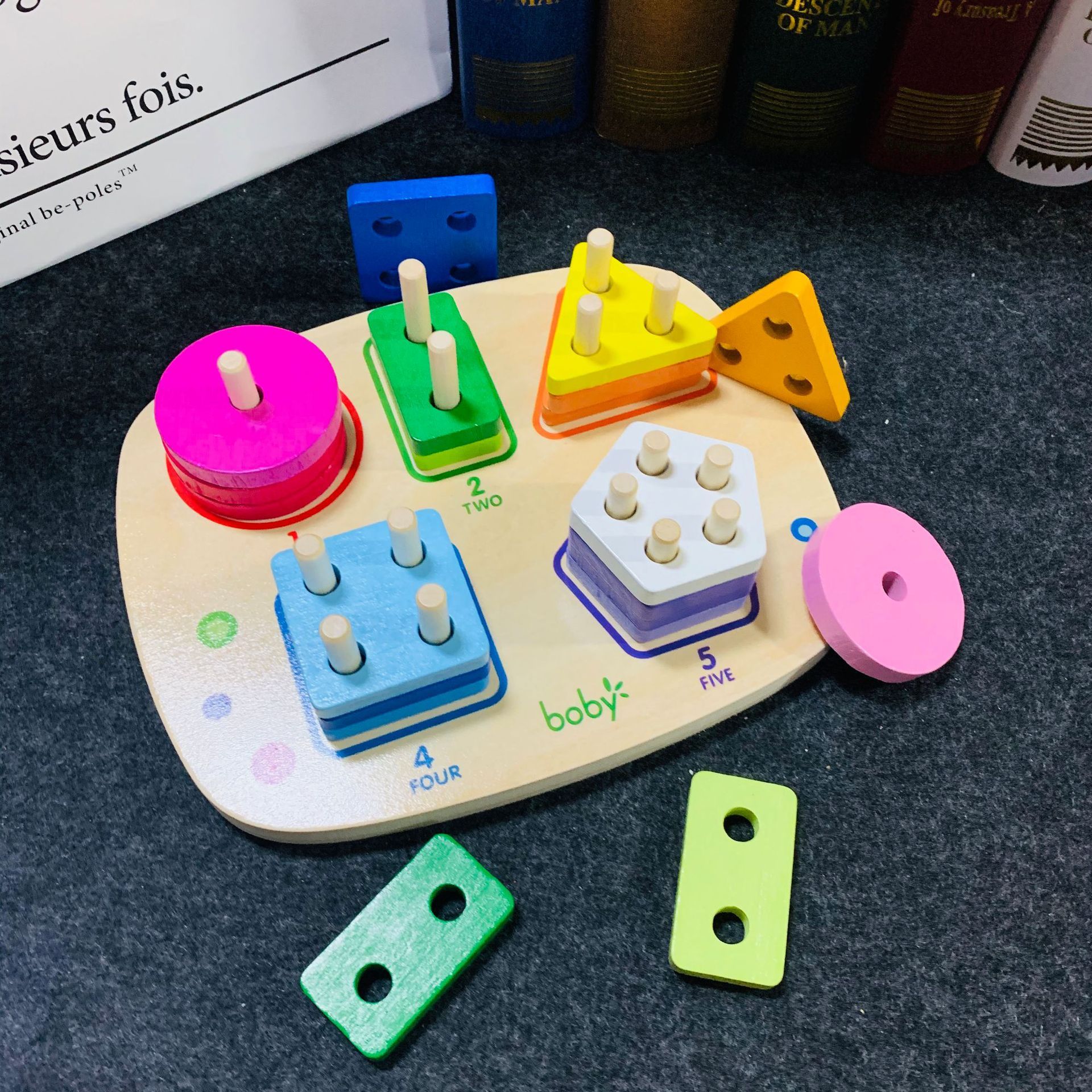 boby Intelligence Geometric Shape Matching Column Building Blocks are wooden toys for early education of 1-2-3 years old babies to develop intelligence Application Scenario