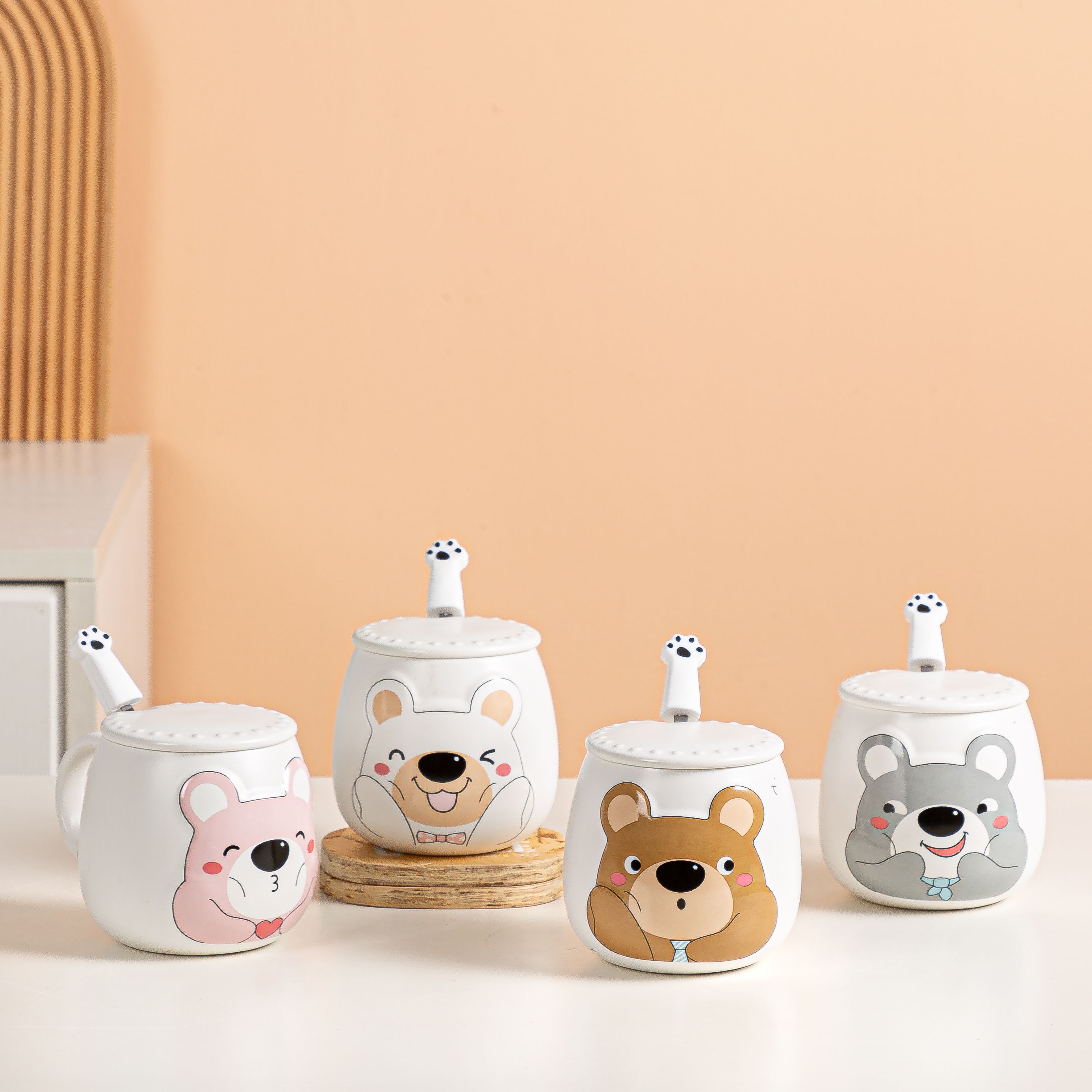 Embossed Korean cartoon creative mugs, cereal breakfast ceramic cups, covered spoon water cups, custom gift cups, cartoon mugs, Zhuoqia 037