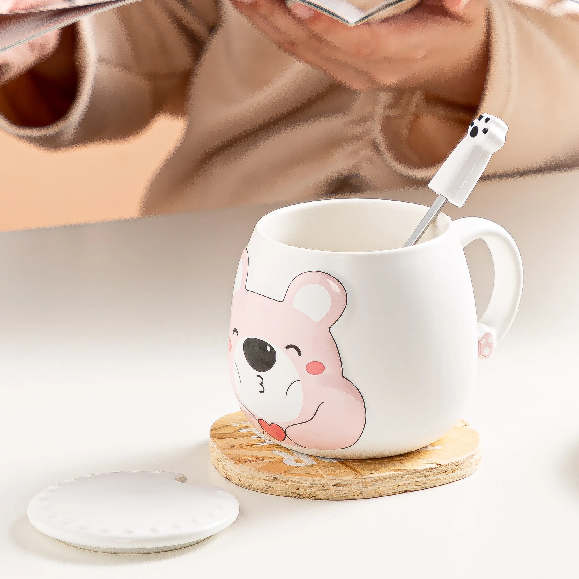 Embossed Korean cartoon creative mugs, cereal breakfast ceramic cups, covered spoon water cups, custom gift cups, cartoon mugs, Zhuoqia 037 detail image 4