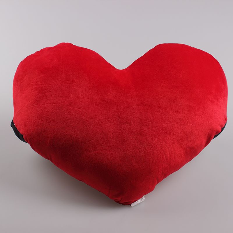 Plush heart-shaped cushions of various sizes Application Scenario
