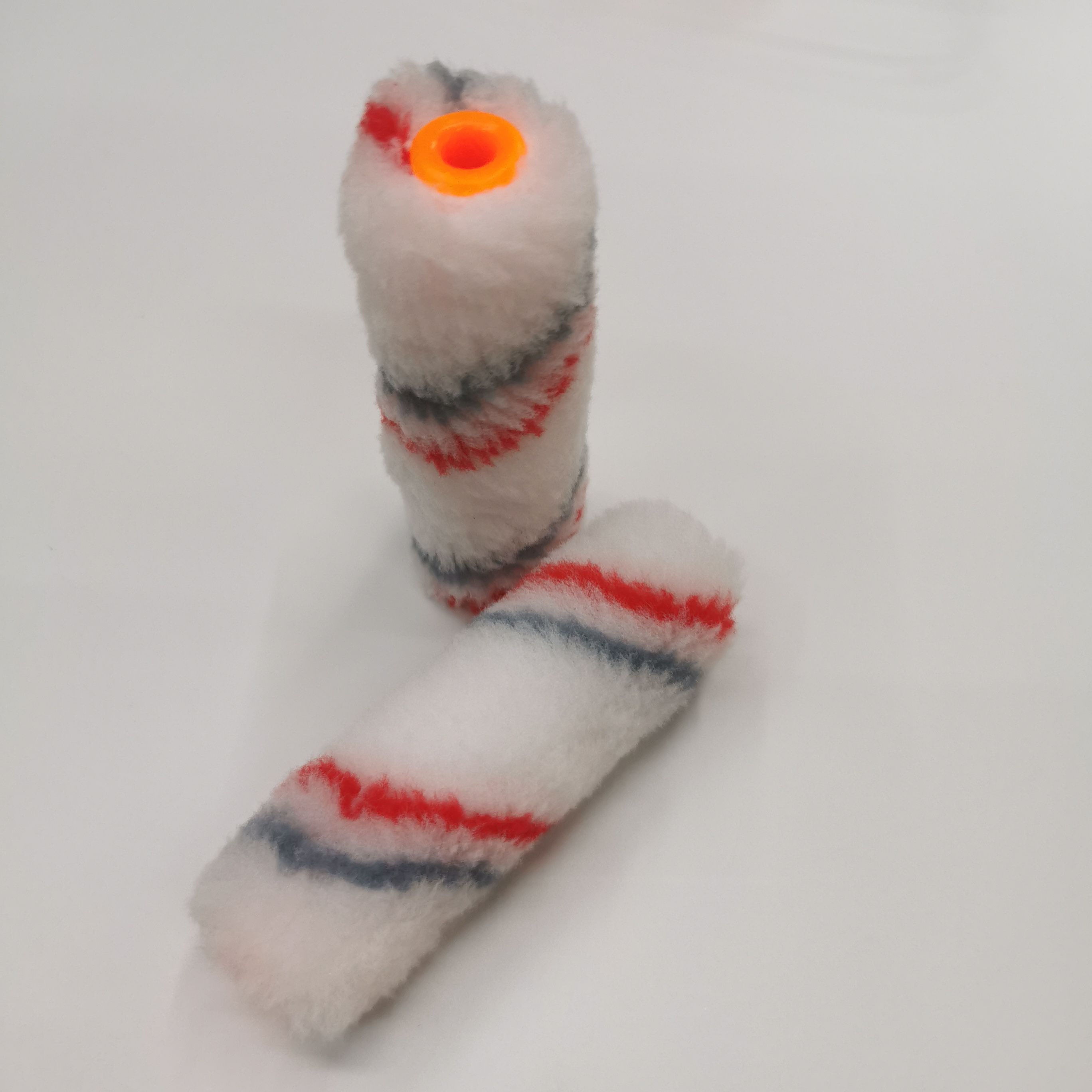 4-inch thumb small bristle sleeve roller brush, mini roller brush, wall painting tool, paint the floor with red and gray strips, polyester material
