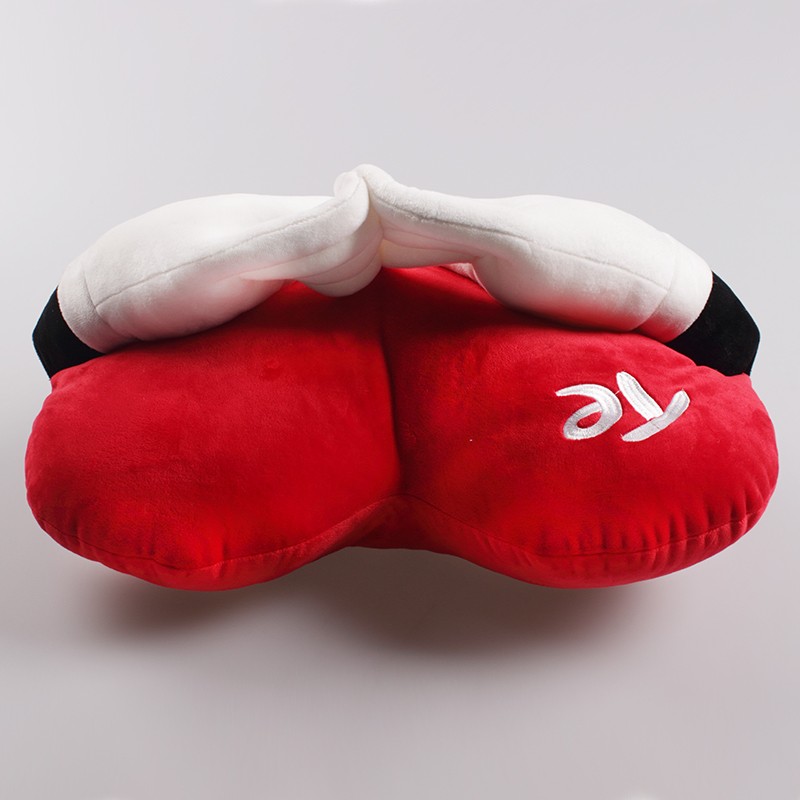 Plush heart-shaped cushions of various sizes detail image 4