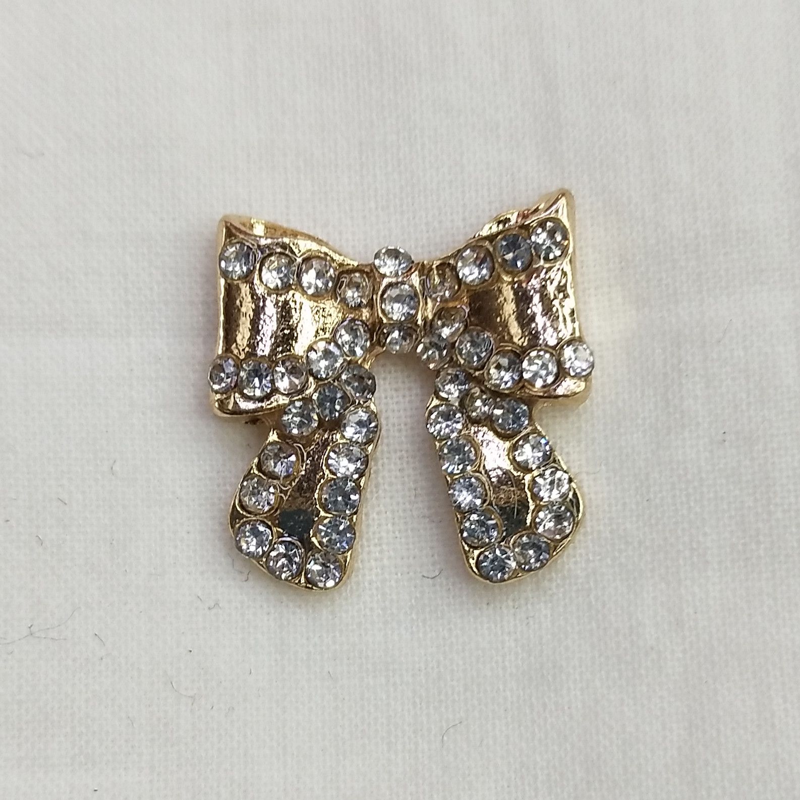 DIY handcrafted jewelry accessories: Alloy, simple single oil-dripping cartoon pendant, decorative earrings (100ps/ pack), bow tie with dot diamonds DIY handcrafted jewelry accessories: Alloy, simple single oil-dripping cartoon pendant, decorative earrings (100ps/ pack), bow tie with dot diamonds